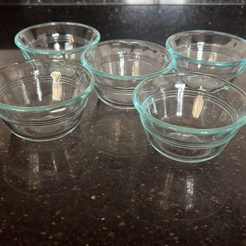 5 VTG Pyrex Green Glass Ramekins